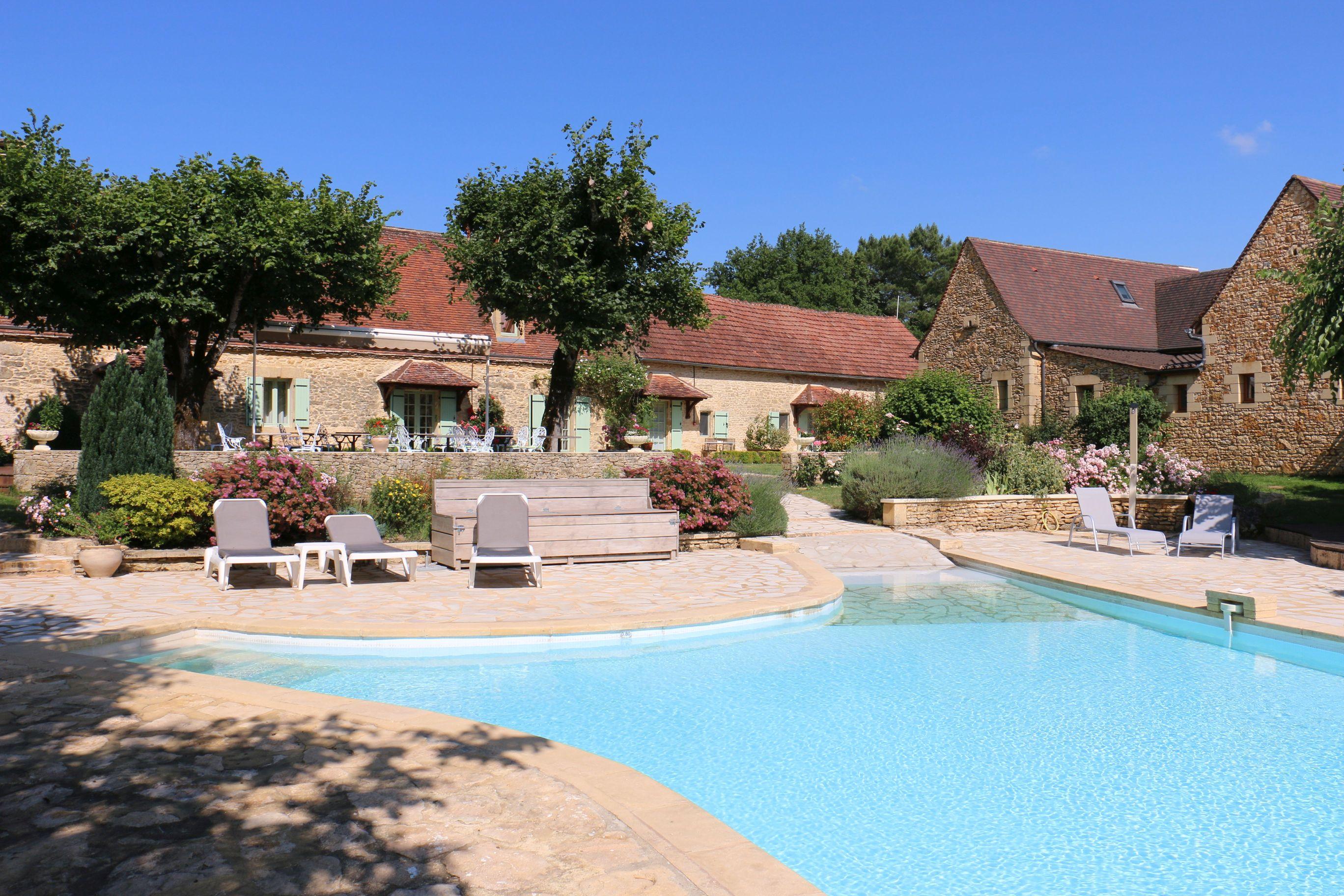 Hotel De La Ferme Lamy Meyrals Exterior photo