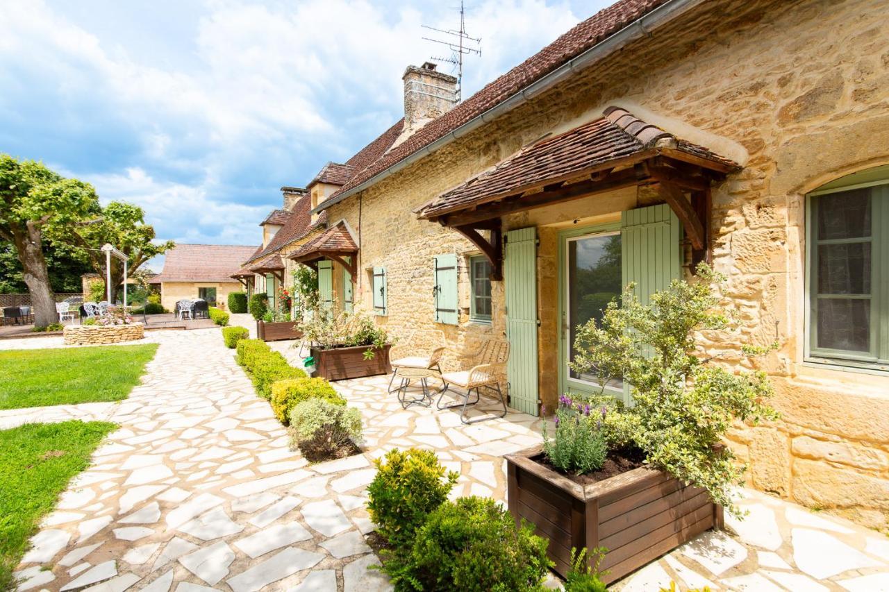 Hotel De La Ferme Lamy Meyrals Exterior photo